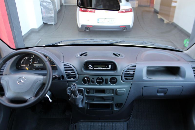 Mercedes-Benz Sprinter 208 CDi 9Míst/Tažné - fotka 9 z 17
