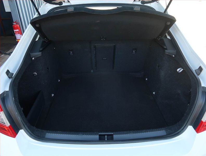 Škoda Octavia (2019) 1.6 TDI, Tempomat - fotka 13 z 19