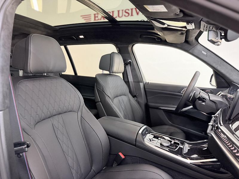 BMW X7 BMW X7 xDrive40d M-Sport  - fotka 48 z 50