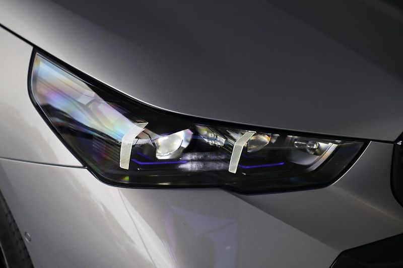 BMW Řada 5 540d xDrive Touring - fotka 17 z 18