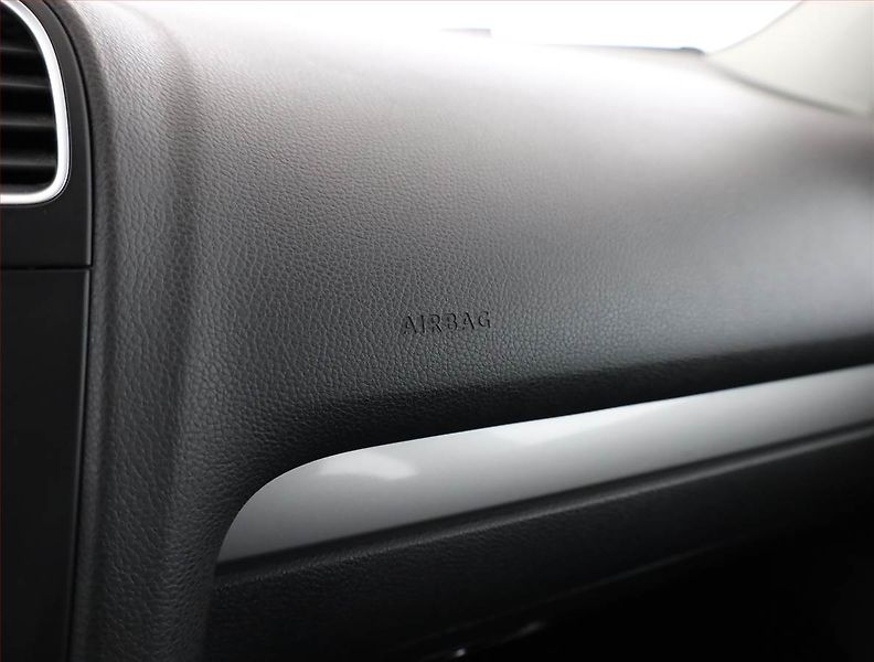 Volkswagen Golf (2010) 1.4 TSI, po STK, dobrý stav - fotka 12 z 16