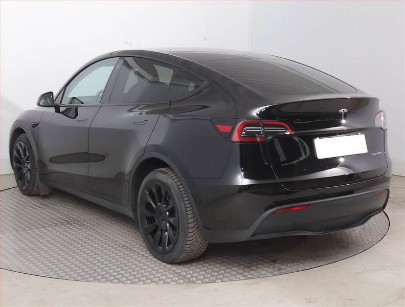 Tesla Model Y (2022) Long Range AWD 79kWh, SoH 93% - fotka 4 z 21