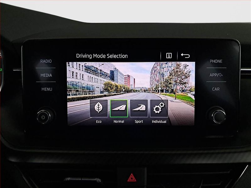 Škoda Kamiq (2021) Monte Carlo 1.0 TSI - fotka 26 z 26