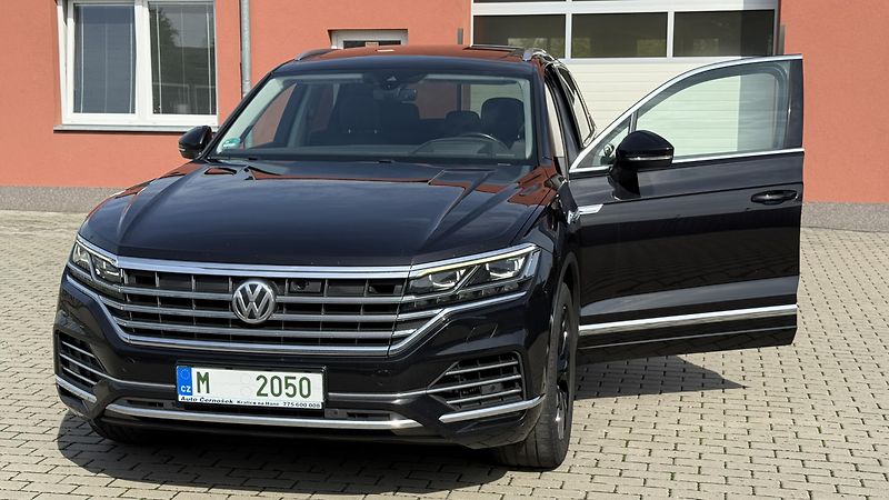 Volkswagen Touareg 3.0TDi*210kW*EXKLUSIVE* - fotka 19 z 24