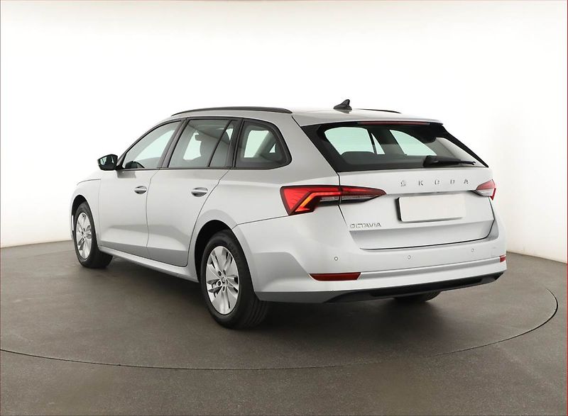 Škoda Octavia (2022) Ambition 2.0 TDI, ČR,1.maj - fotka 4 z 21