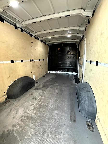 Volkswagen Crafter 2.0 TDi 103 kW - fotka 13 z 16