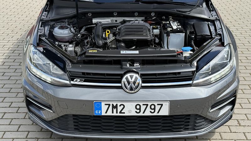 Volkswagen Golf (2018) 1.0TSi*63kW*R-LINE*55TKM* - fotka 15 z 19