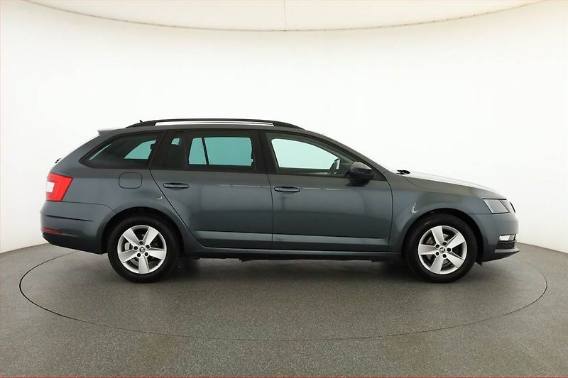 Škoda Octavia (2020) Ambition 1.5 TSI, ČR,1.maj - fotka 6 z 18