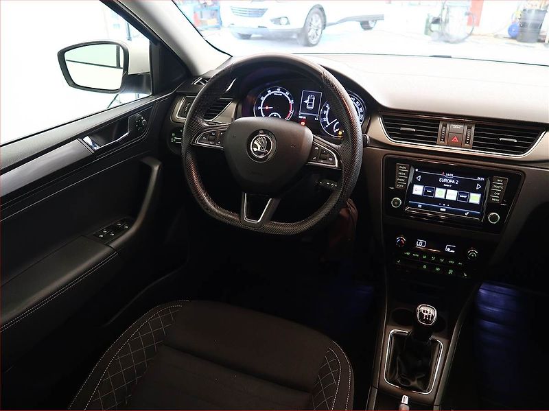 Škoda Rapid (2017) Style 1.0 TSI, Serv.kniha - fotka 7 z 16