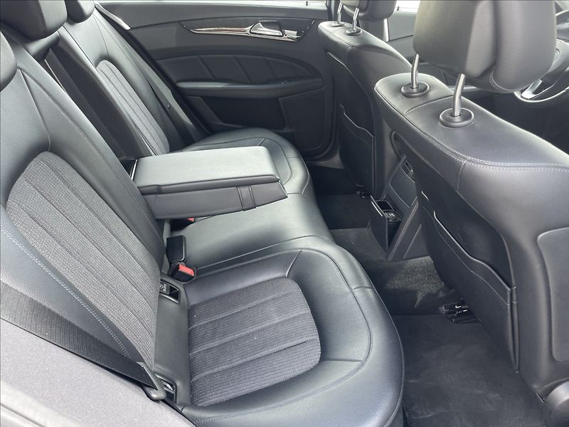 Mercedes-Benz CLS 2,2 250d 4-Matic 150kw GPS LED - fotka 12 z 34