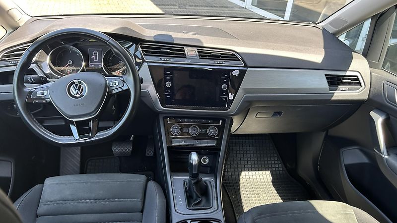 Volkswagen Touran 2.0TDI DSG  - fotka 11 z 15