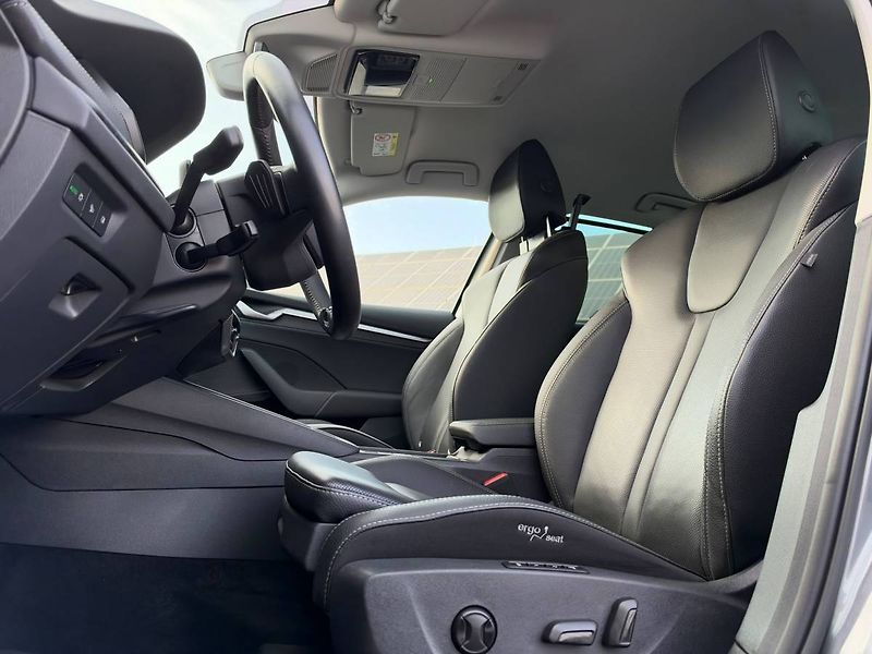 Škoda Octavia combi Exclusive Selection 1,5 - fotka 8 z 37