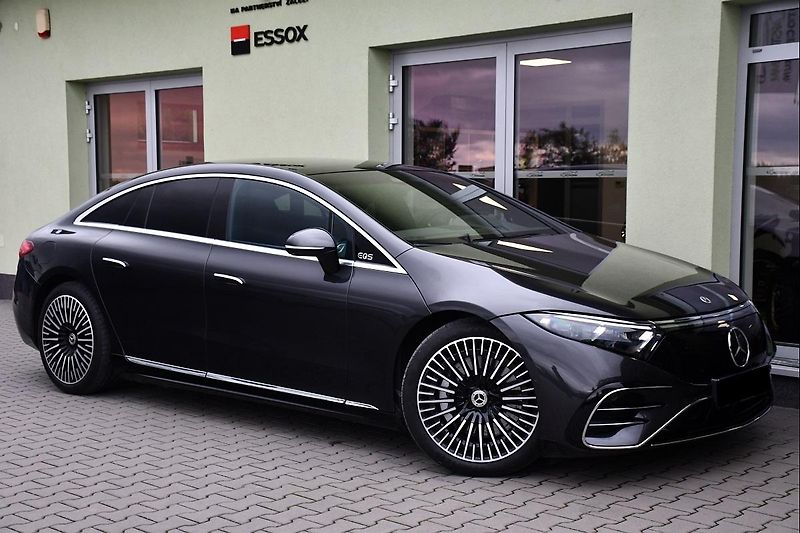 Mercedes-Benz EQS 580 4M AMG HYPERSCREEN 99%SoH - fotka 2 z 46