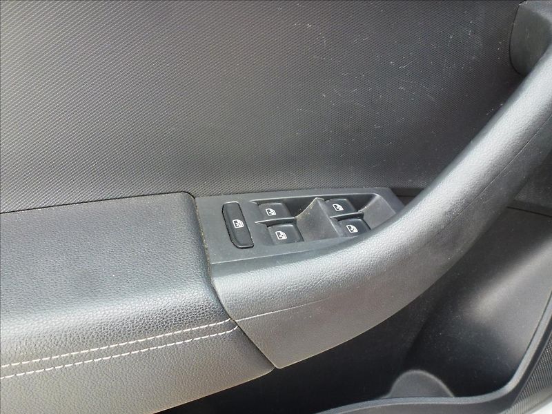 Škoda Rapid 1,4 TSI DSG Automat Spaceback - fotka 32 z 47