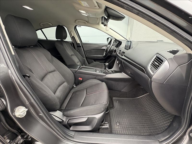 Mazda 3 2,0 i 88 KW REVOLUTION CZ 1.M - fotka 24 z 27