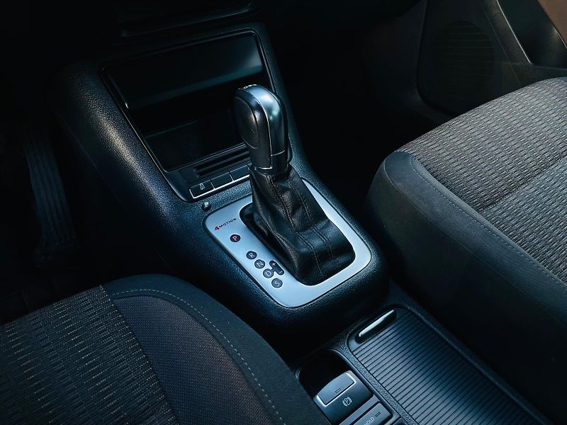 Volkswagen Tiguan 2.0TSI 4x4 AUTOMA KAMERA TAŽNÉ - fotka 38 z 44