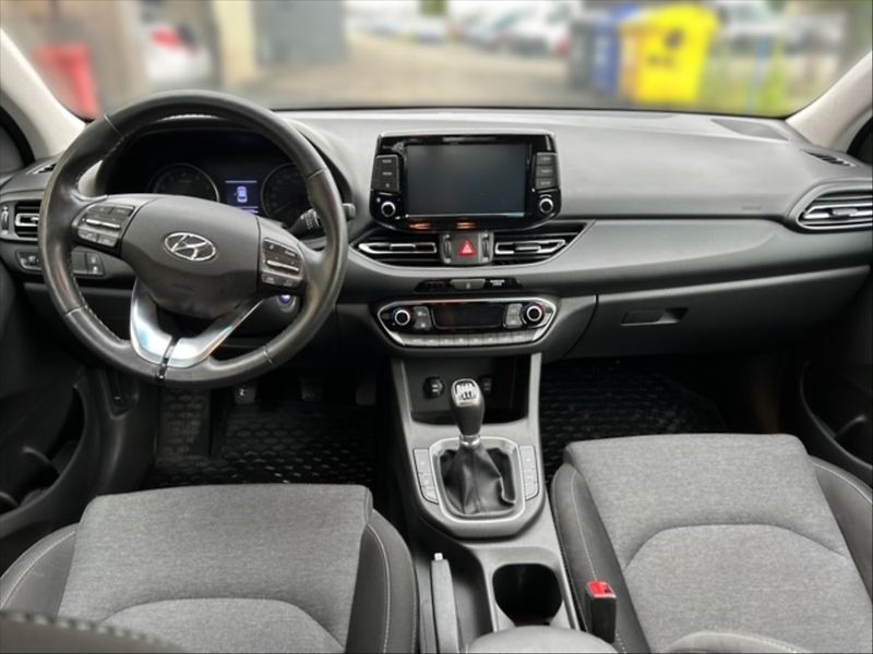 Hyundai i30 1,5 T-GDI Smart - fotka 9 z 11