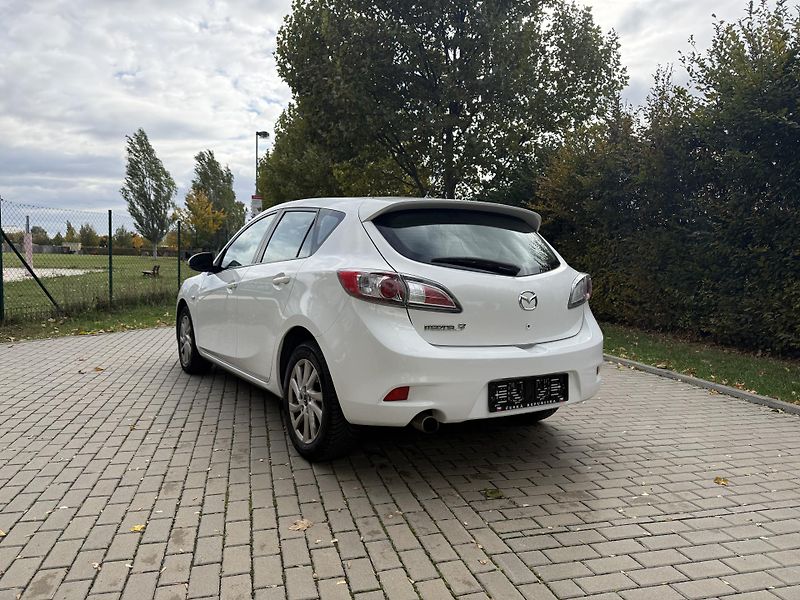 Mazda 3 1.6 MIRAI - fotka 8 z 31