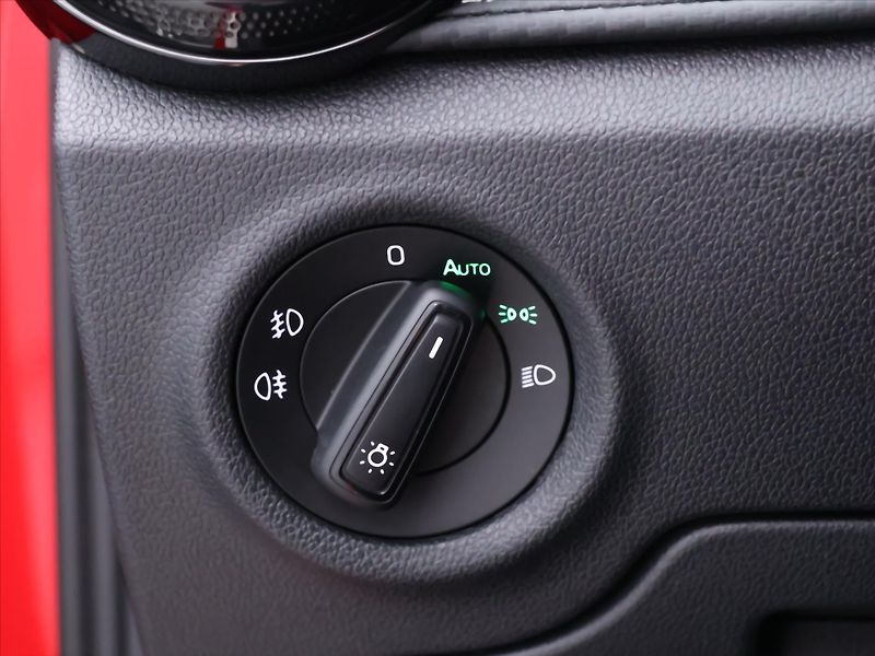 Škoda Fabia 1,0 TSI DSG Monte Carlo LED - fotka 14 z 30