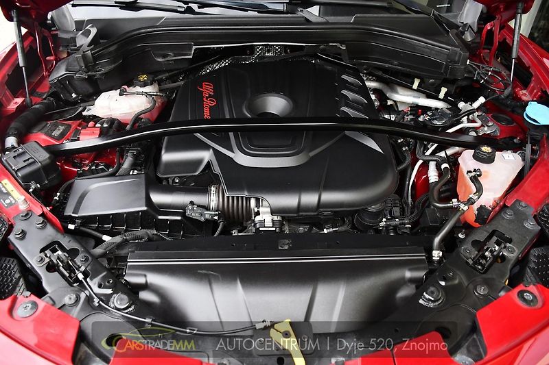 Alfa Romeo Stelvio 2.2 D154kW Veloce AT8-Q4 - fotka 52 z 56