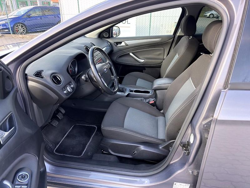 Ford Mondeo 1.6i 118 kW serviska - fotka 6 z 16