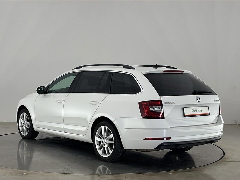 Škoda Octavia Style 4x4 DSG - fotka 15 z 28