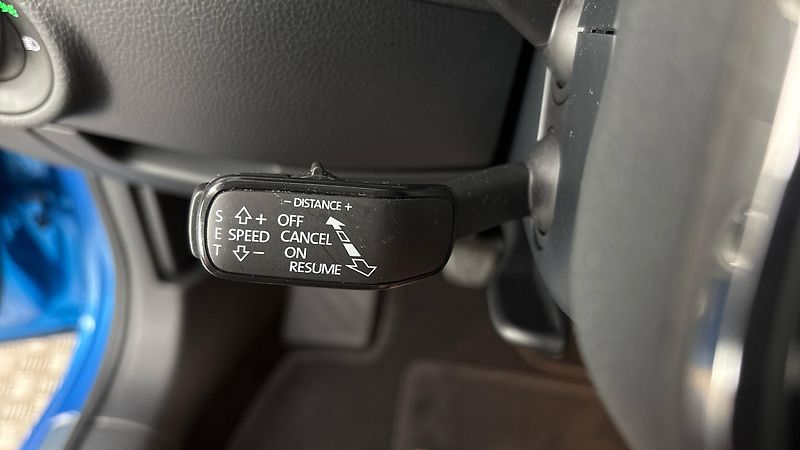Škoda Superb 2.0 TDI Ambition Combi - fotka 14 z 24