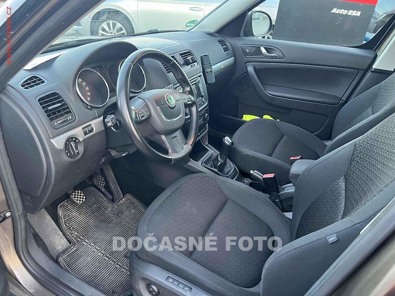 Škoda Yeti (2011) 2.0 TDi 4x4, Elegance, xenon - fotka 3 z 3