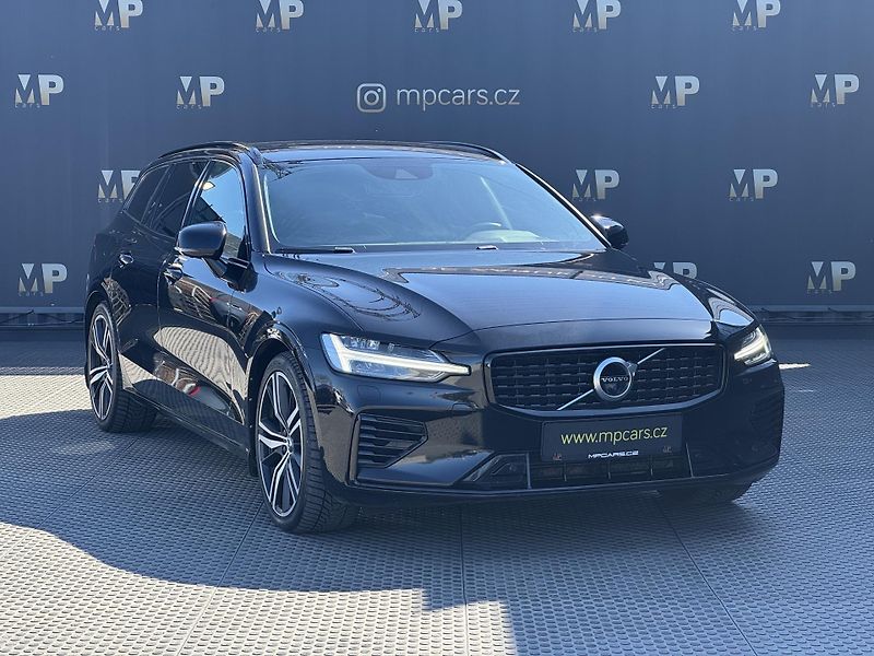 Volvo V60 (2020) 2,0 T8 4X4, Recharge, Polestar - fotka 3 z 47