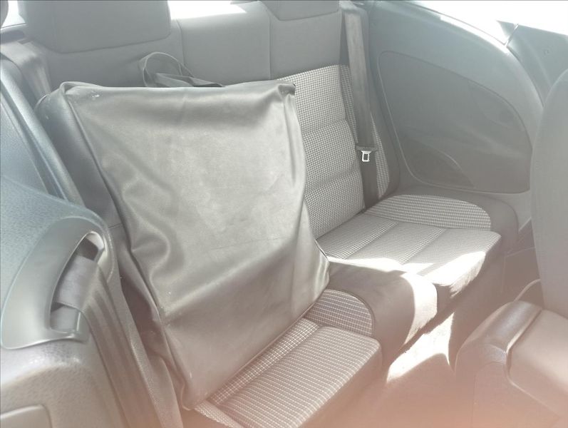Volkswagen EOS 2,0 TDI 103KW - fotka 9 z 14