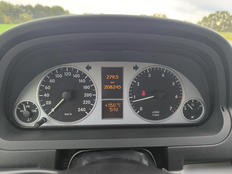 Mercedes-Benz Třídy A (2007) 2.0 DOL.KM, SERVISKA - fotka 21 z 32