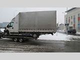 S maximální nosností přívěsu si cizinec vůbec nelámal hlavu.