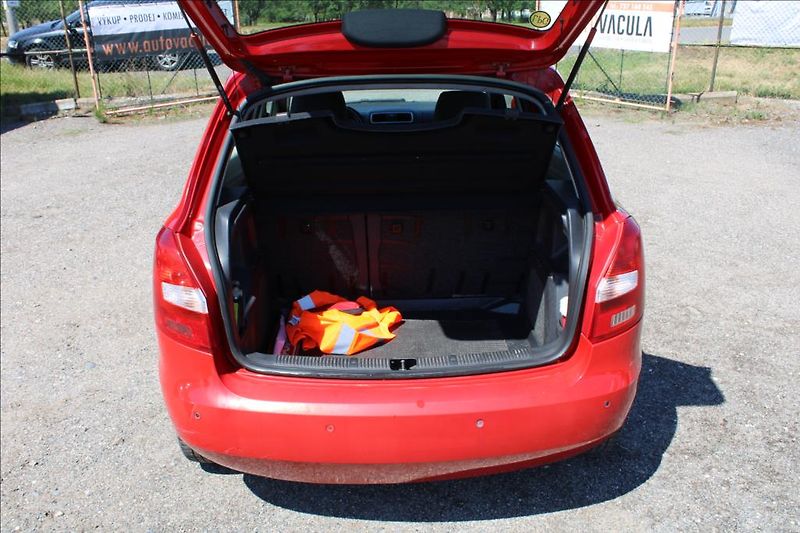Škoda Fabia 1,2 i  LPG, STK 5/2027 - fotka 14 z 24