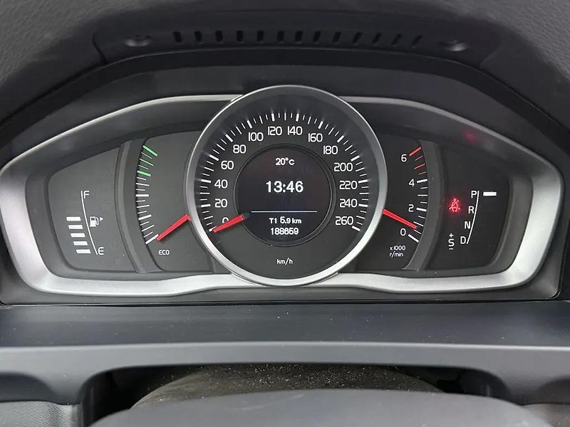 Volvo V60 2.0D4 140kW AWD Nordic+ TZ - fotka 5 z 10