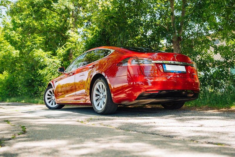 Tesla Model S (2019) P100D Ludicrous, SoH 91% - fotka 6 z 30