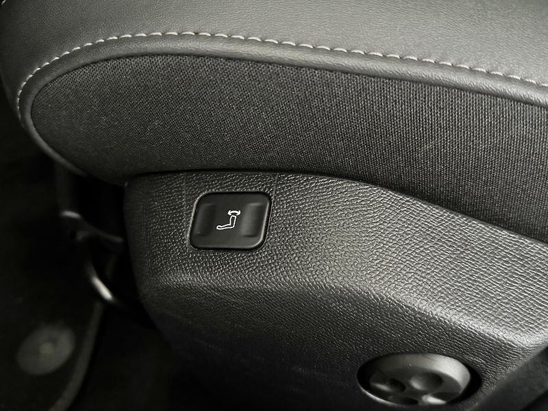 Peugeot 508 Hybrid 225*AT8*REZERVACE! - fotka 31 z 38