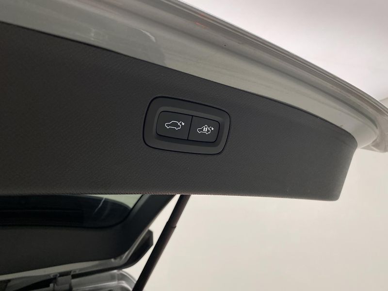 Volvo XC90 B5 AWD BRIGHT PLUS AUT CZ 7m - fotka 33 z 61