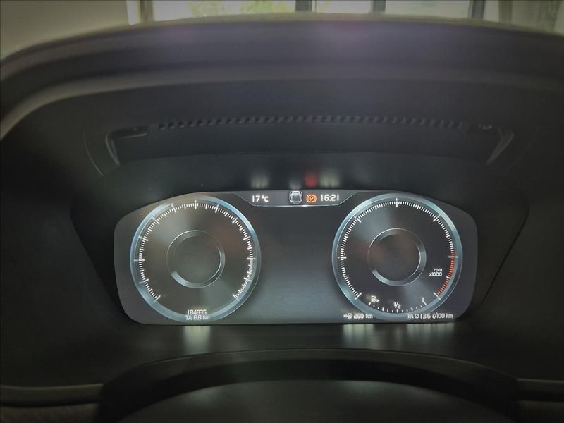 Volvo V90 CC D5 AWD Drive-E Pro POLESTAR - fotka 20 z 46