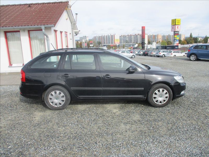 Škoda Octavia 1,6 TDI, aut.klima,Cebia,2.maj - fotka 5 z 23