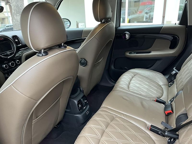 Mini Countryman (2019) COOPER SE ALL4 - fotka 18 z 37