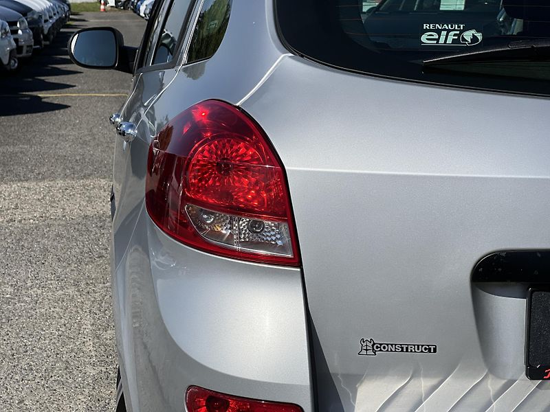 Renault Clio 1.2i 16v KLIMA KOUPENO V ČR - fotka 32 z 34