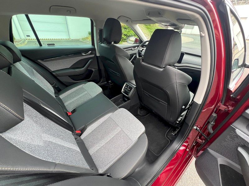 Škoda Octavia (2025) Top Selection 1.5TSi M-HEV 110 - fotka 19 z 30