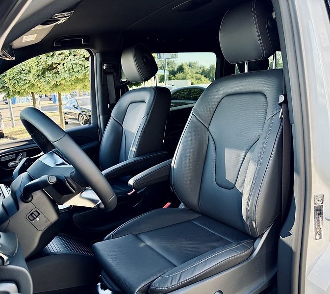 Mercedes-Benz Třídy V (2026) 300d EXCLUSIVE AMG 4M L AIR - fotka 23 z 34