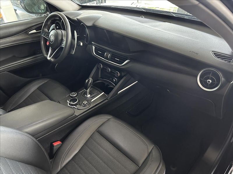 Alfa Romeo Stelvio 2,2   JTD 132kW,AUTOMAT,SERVIS - fotka 9 z 30