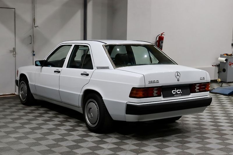 Mercedes-Benz 190 D 2.5 OM602 W201 - fotka 5 z 32