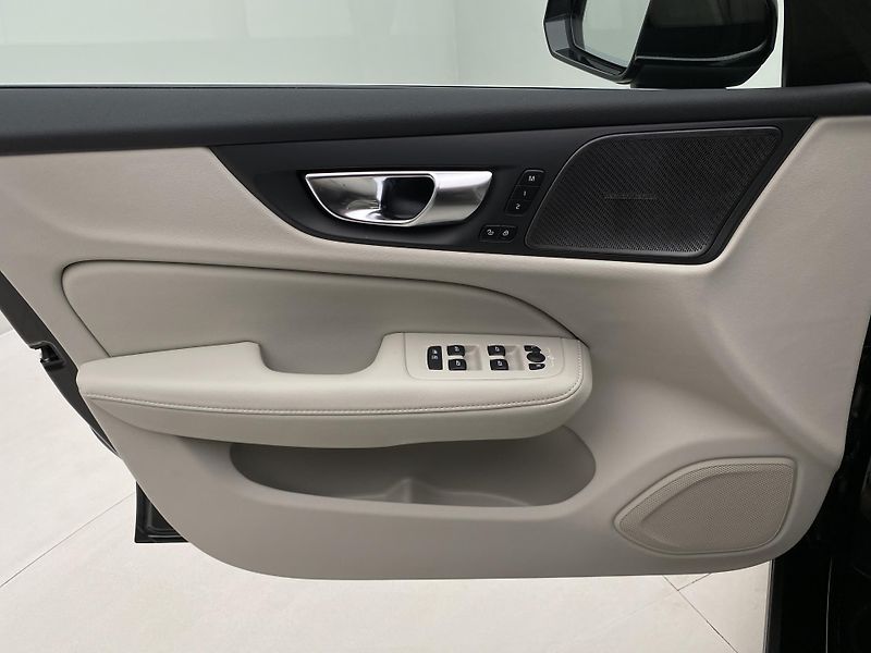 Volvo V60 T6 AWD BRIGHT ULTRA - fotka 7 z 66
