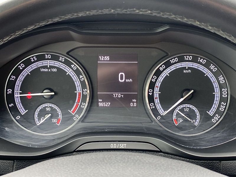 Škoda Karoq (2019) 2.0 TDI 4x4 Ambition Plus - fotka 6 z 31