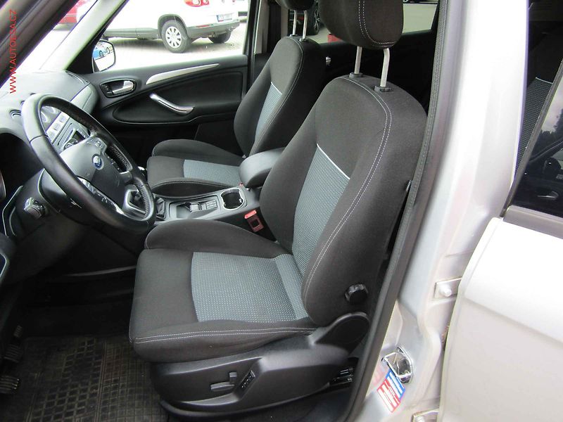 Ford S-MAX (2013) 2.0 TDCi, AC, výhřev sed. - fotka 9 z 19