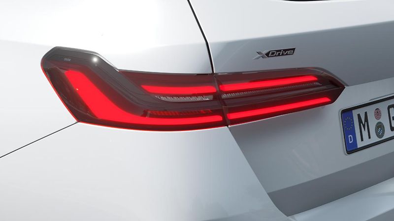 BMW Řada 5 540d xDrive Touring - fotka 9 z 14