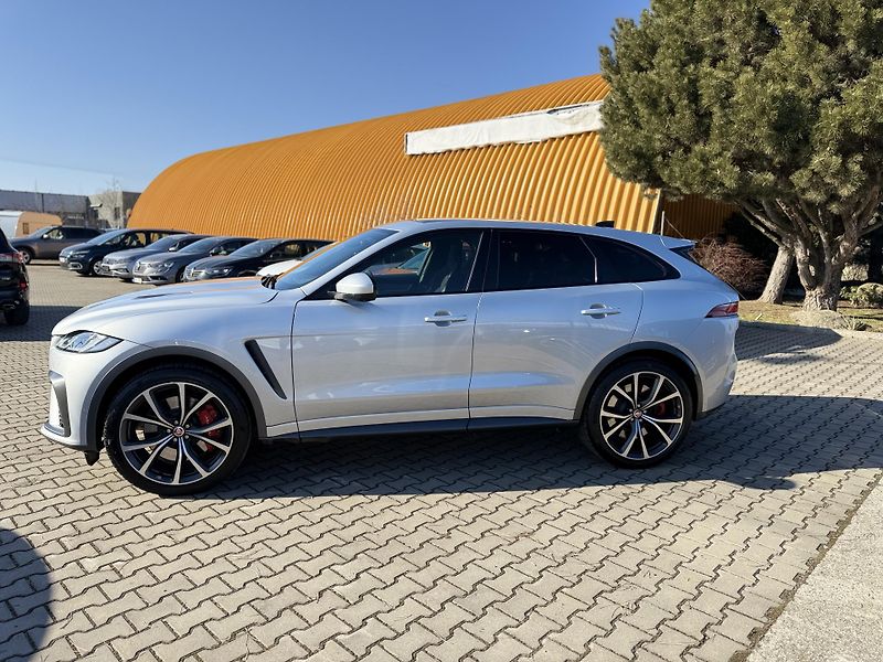 Jaguar F-Pace (2022) 5.0 SVR REZERVOVÁNO  - fotka 53 z 53